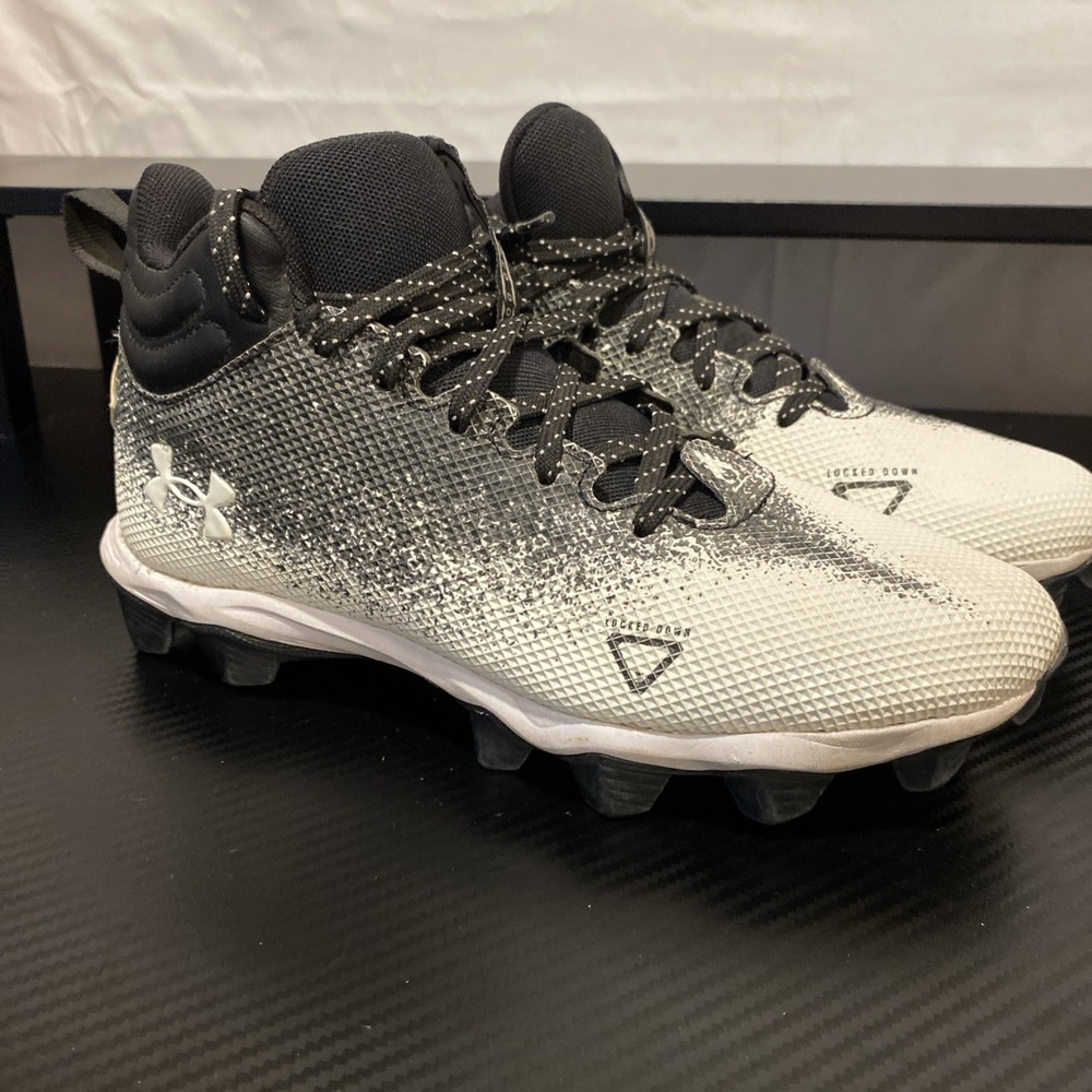 Under Armour Spotlight Franchise RM 2.0 Football Cleats Black White 5.5Y 3025087